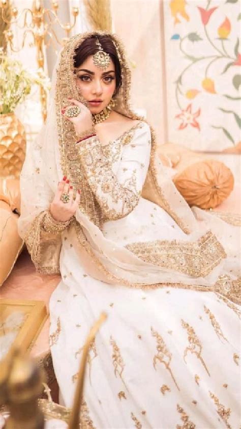 Pin By ♕𝓢𝓾𝓯𝓲𝔂𝓪𝓷𝓪 ♡𝓜𝓪𝓵𝓲𝓴♕ On ♡brides♡ Pakistani Bridal Wear Pakistani