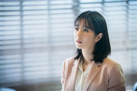 [orion S Daily Ramblings] Seo Ye Ji Smacks The Law Into People In New Stills For Lawless Lawyer