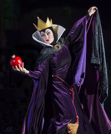 The Evil Queen And Her Poisoned Apple ~ Joanie Eddis Koch Disney