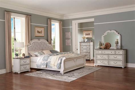 Skip to content operating hours update: Antique White Button Tufted Bed HE 614 | Traditional Bedroom