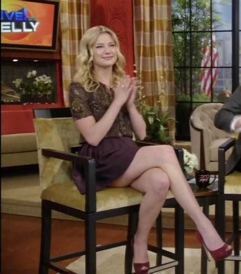 Imgur In 2020 Emily Vancamp Stylish Outfits Legs