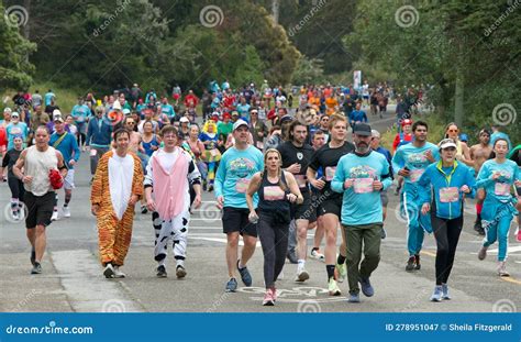 Participants In The Annual Bay To Breakers Race Through San Francisco