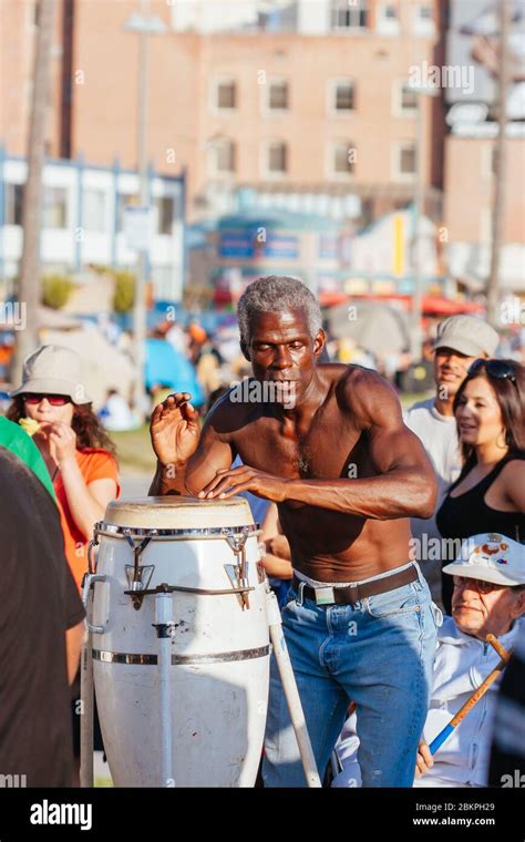 Venice Beach Drum Circle Usa Stock Photo Alamy