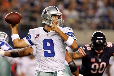Tony Romo Throws A Td But This Time To His Own Team