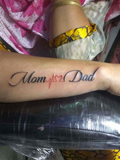 41 Stylish Unique Mom Dad Tattoo Designs On Hand
