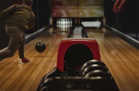 5 Amazing Bowling Alleys In New York You Dont Want To Miss Offmetro Ny