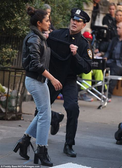 Priyanka Chopra Wrestles Cop In Action Scene For Quantico Daily Mail Online
