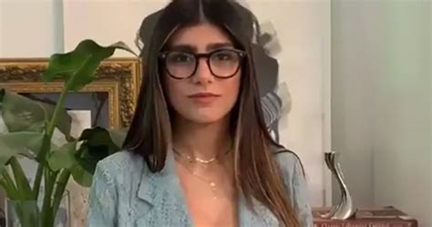 Ex Porn Star Mia Khalifa’s Glasses Fetch Over 100k For Lebanon Relief National Globalnews Ca