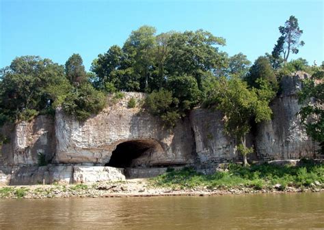 Illinois Cave In Rock Was Once A Naturally Formed Hive Of Scum And