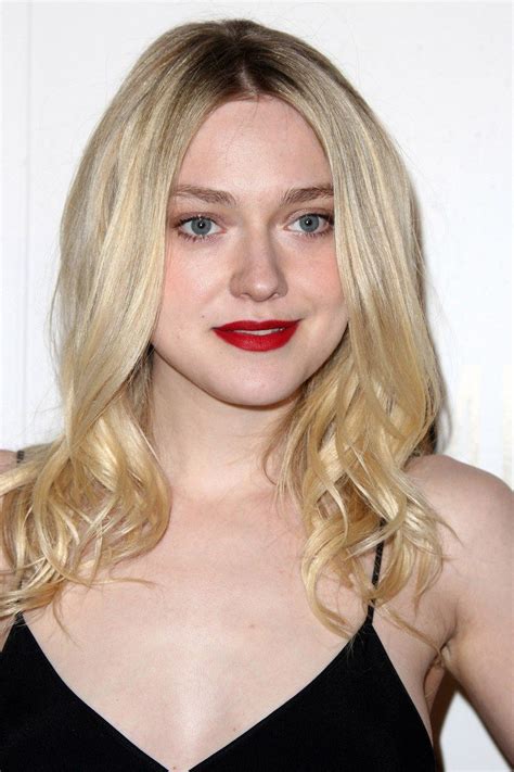 Dakota Fanning Hair Appointment Grow Out Teen Vogue Celebs Celebrities Celebrity Hairstyles