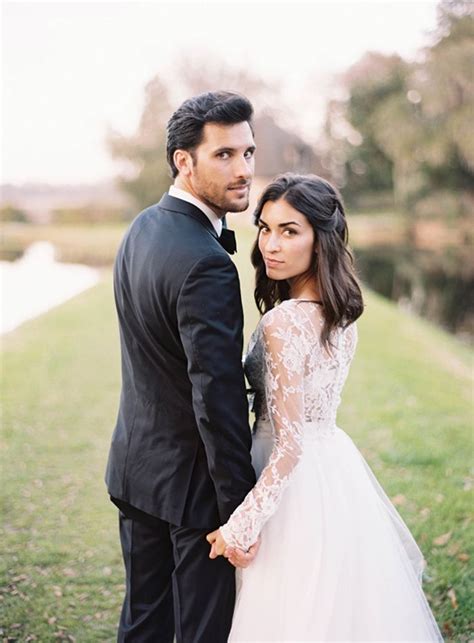 15 Unique Essential Wedding Photography Pose Ideas For Couples Artofit