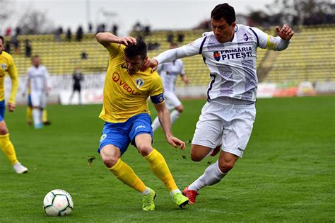 ˈard͡ʒeʃ piˈteʃtʲ), commonly known as fc argeș or argeș pitești, is a romanian professional football club based in pitești, argeș county. Petrolul - FC Arges: Ponturi Pariuri - 28.07.2020