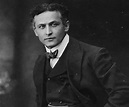 Harry Houdini Biography - Childhood, Life Achievements & Timeline