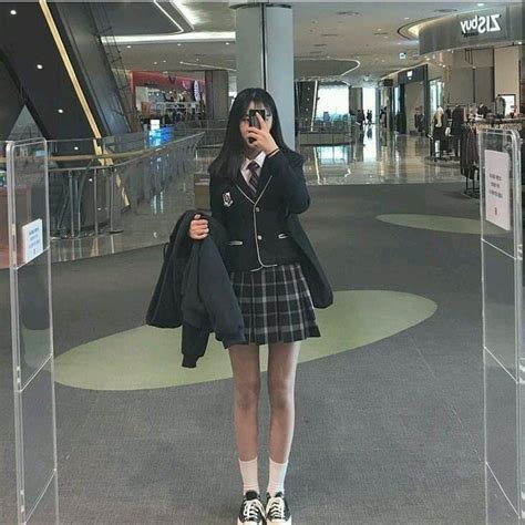 Pin By 𝘐 𝘫𝘶𝘴𝘵 𝘸𝘢𝘯𝘯𝘢 𝘣𝘦 𝘩𝘢𝘱𝘱𝘪𝘦𝘳 ღ On Tenues Korean Outfits School Korean Girl Fashion Korean