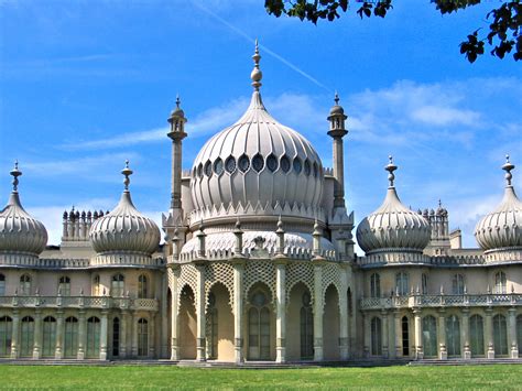 Top 3 Reasons Why You Should Visit Brighton