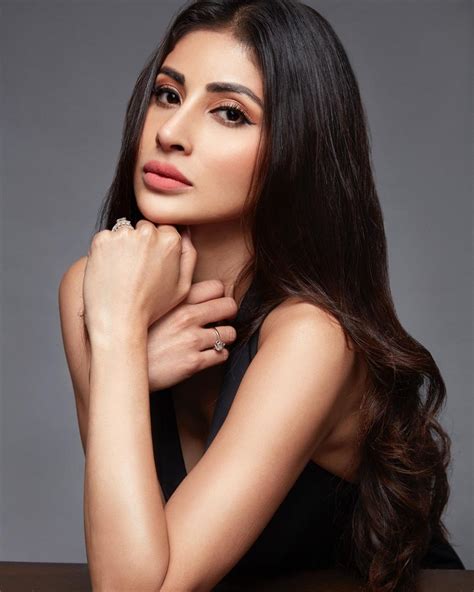 Mouni Roys Black Backless Outfit Pics Leave Fans Gasping For Breath Disha Patani Reacts News18