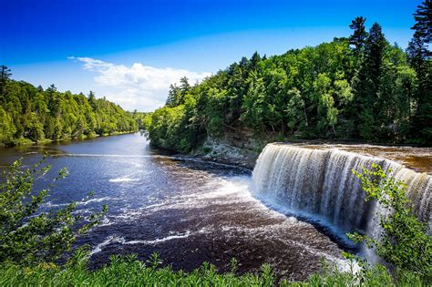 Tahquamenon Falls Michigan Travel With Tom And Priscilla • Wander