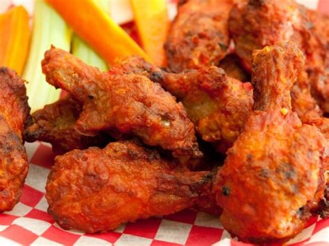 I followed the recipe exactly and was worried about cook time because the wings i had looked a little puny in comparison to these. Copycat Hooter's Hot Wings Recipe | CDKitchen.com