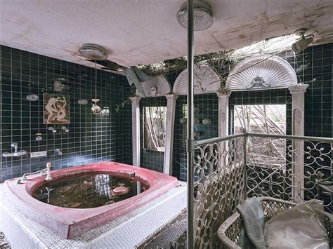 Japans Sex Motel Photos Reveal The Creepy Interior Of Fuurin Motel