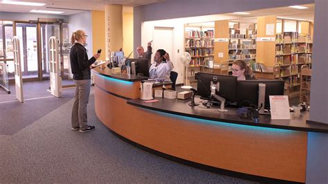 Librarys Service Desk Gets A Student Friendly Makeover Umsl Daily