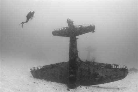 World War 2 Aircraft On The Seabed Of The Pacific Ocean Submechanophobia