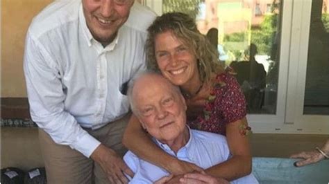 May 23, 2021 · este domingo, maru botana se convirtió en tendencia en las redes sociales por un particular video. Maru Botana quedó devastada por la muerte de su padre y lo ...