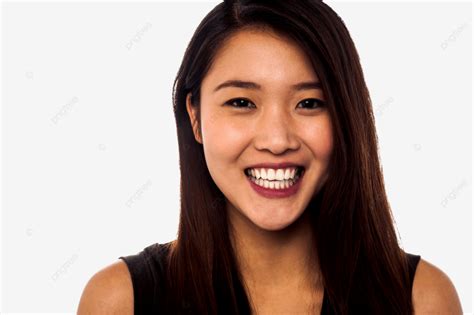 فتاة آسيوية مبتسمة ذات شعر آسيوي طويل جميل جمال جميل عصري Png صورة