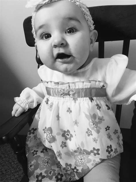 Pin By Brooke Sigman On Bellas 6 Month Pictures Baby Face 6 Month