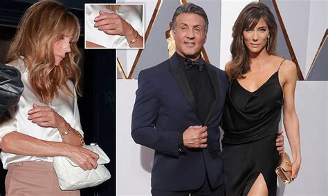 Jennifer Flavin Pictured Without Wedding Band 11 Days Before She Filed