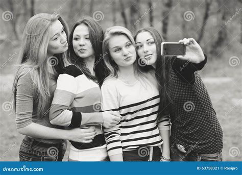 Young Teen Girls Group Selfies Telegraph