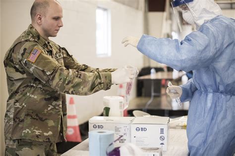 Guard Assists Illinois Residents In Covid 19 Response Us Department