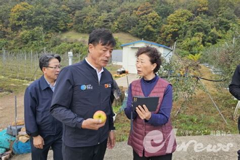 윤경희 청송군수 10월 27일 관내 지역 우박피해 농가 현장 점검