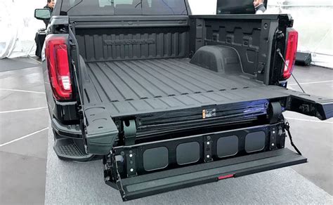 Gmc Sierra Diverges From Silverado With Unique Box Tailgate