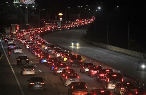 Aidiladha Heavy Traffic On Major Highways Malaysia The Vibes