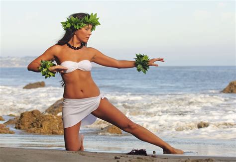Funlocity Com Page Of Travel Guide Vacations Hawaii Hula