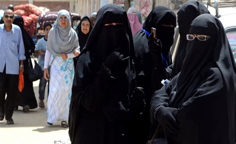 مشروع قانون مصري يحظر ارتداء النقاب في الأماكن العامة