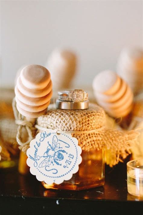 17 Unique Wedding Favor Ideas That Wow Your Guests Modwedding Honey