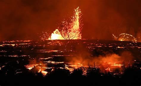 In Pictures Hawaiis Kilauea Volcano Erupts