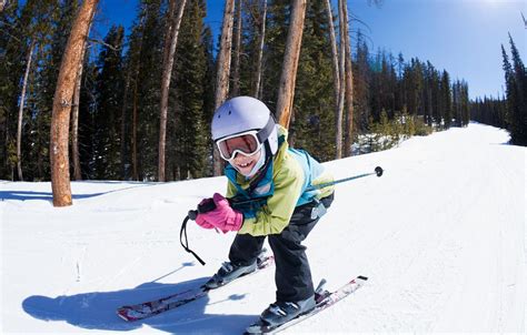 10 Ways To Get Your Children To Love Skiing