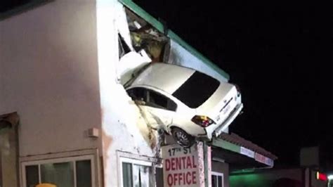 News Update California Car Crashes Into Second Floor Building 160118
