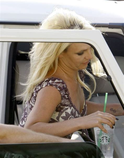 Britney Spears Look Very Tired Pics Izismile Com