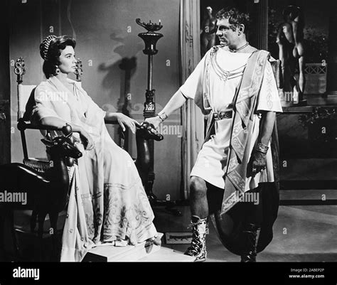 SPARTACUS Jean Simmons Laurence Olivier Stock Photo Alamy