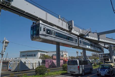 The shonan monorail (湘南モノレール shōnan monorēru?) is a suspended safege monorail located in the cities of kamakura. Shonan_monorail_5000_5611F__00019 | OOMYV | Flickr