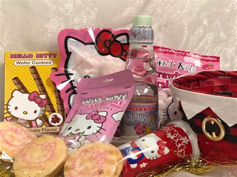 Hello Kitty Snack Mix Box Holiday T Set 7 Different Variety Product