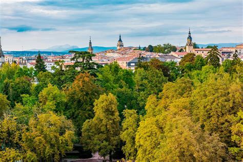 Recorriendo El Anillo Verde De Vitoria Gasteiz Una De Las Urbes Más