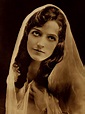 Photo of Miriam Cooper, 1918