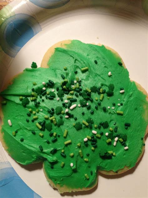 Cream butter, sugars, and egg until fluffy. Shamrock cookie | Shamrock cookies, Sugar cookie, Cookies