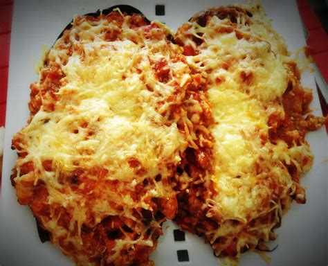 La berenjena es una de las frutas que solemos categorizar como vegetales, y es también uno de los más versátiles ingredientes en nuestras cocinas. Volando entre Ideas: Berenjenas rellenas al horno