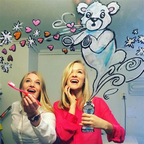 Mirrorsme Helene Meldahl Turned Mirror Selfies Into Amusing Artworks