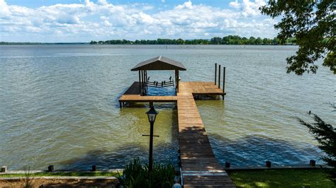 Lakefront Home With Dock On Weiss Lake Cedar Bluff Cherokee Co Al Auction